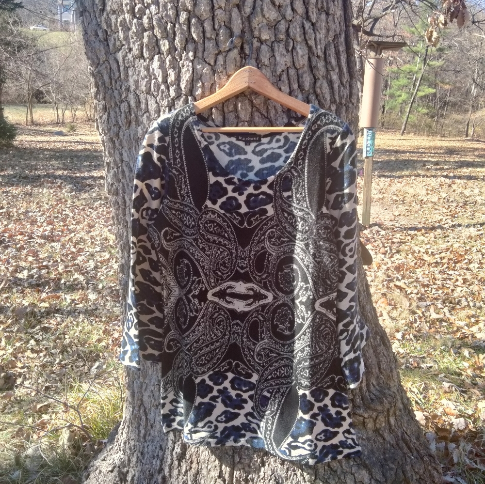 ⬇️ Price Drop!⬇️Mechant tunic sweater in size M.